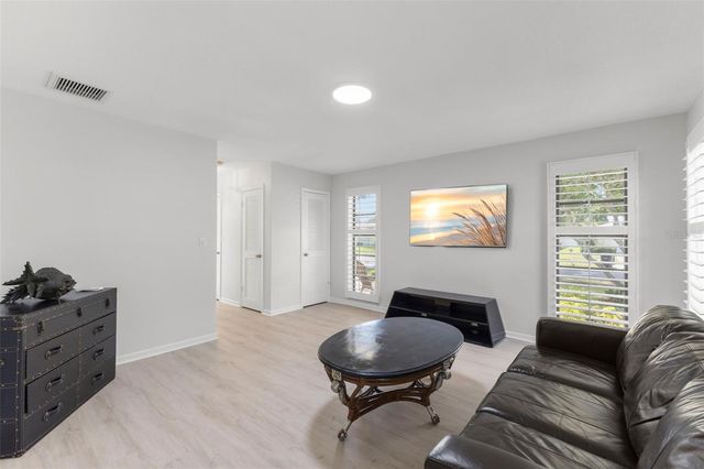 2836 QUAIL HOLLOW ROAD W, Clearwater, FL 33761