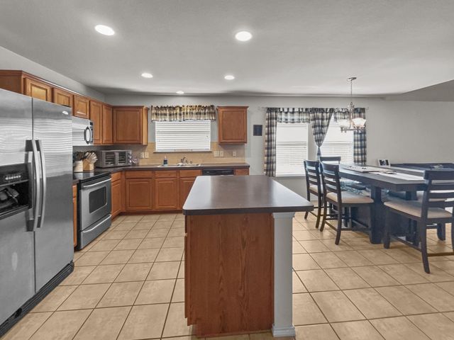 8828 King Ranch Drive, Cross Roads, TX 76227