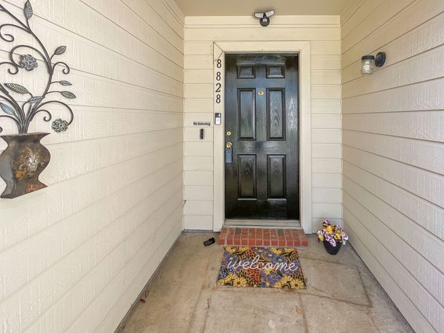 8828 King Ranch Drive, Cross Roads, TX 76227