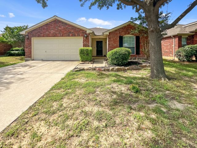 8828 King Ranch Drive, Cross Roads, TX 76227