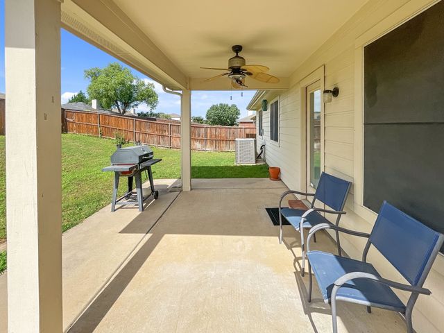 8828 King Ranch Drive, Cross Roads, TX 76227