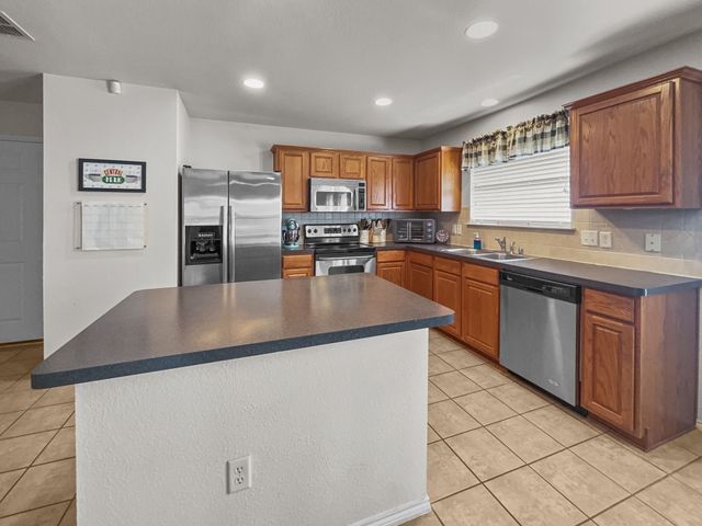 8828 King Ranch Drive, Cross Roads, TX 76227