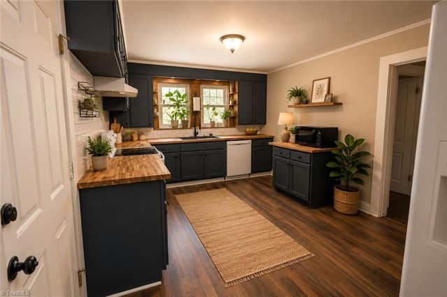7384 Walnut Cove Road, Walnut Cove, NC 27052