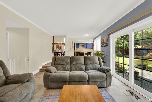 2469 Bay Hill Cir, Fairfield, CA 94534