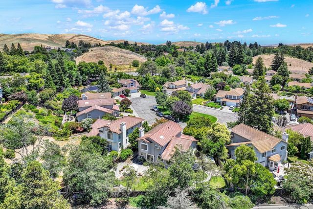 2469 Bay Hill Cir, Fairfield, CA 94534