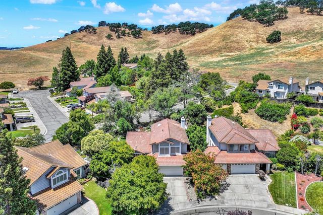 2469 Bay Hill Cir, Fairfield, CA 94534