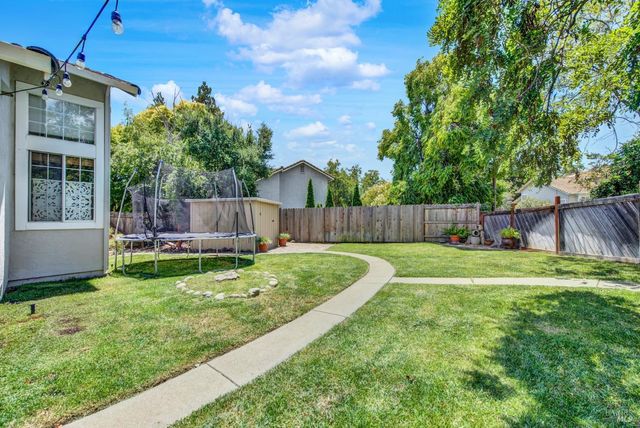 2469 Bay Hill Cir, Fairfield, CA 94534