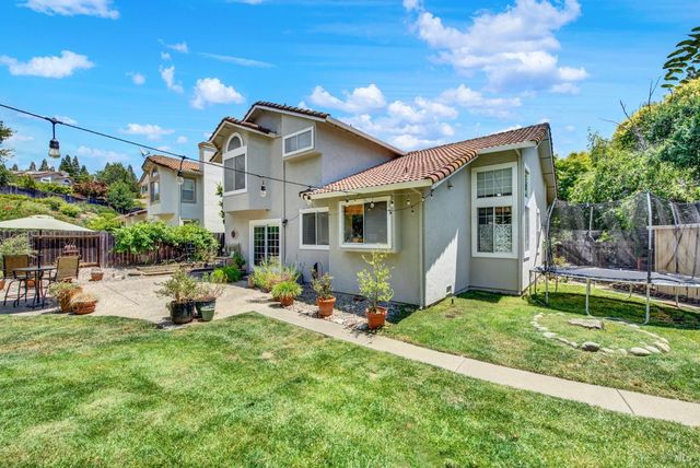 2469 Bay Hill Cir, Fairfield, CA 94534