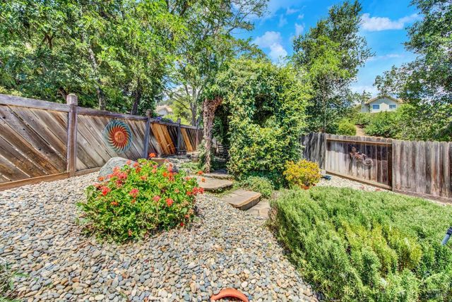 2469 Bay Hill Cir, Fairfield, CA 94534