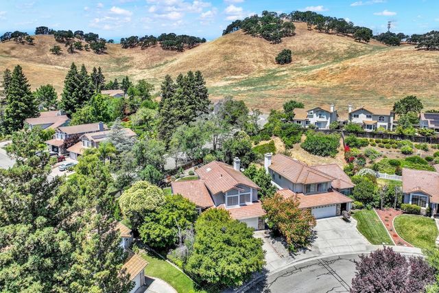 2469 Bay Hill Cir, Fairfield, CA 94534