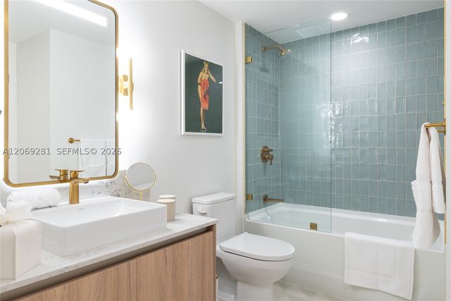 159 NE 6th St 3013, Miami, FL 33132