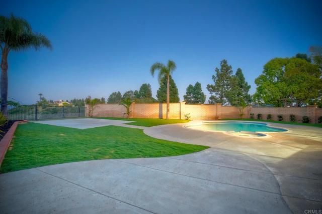 5698 Greenshade, San Diego, CA 92121