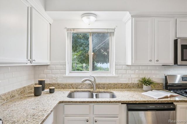 20830 Lantz Street, Clinton Township, MI 48035