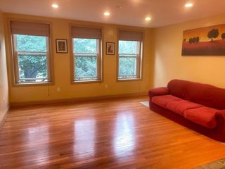 394 Riverway 4, Boston, MA 02115