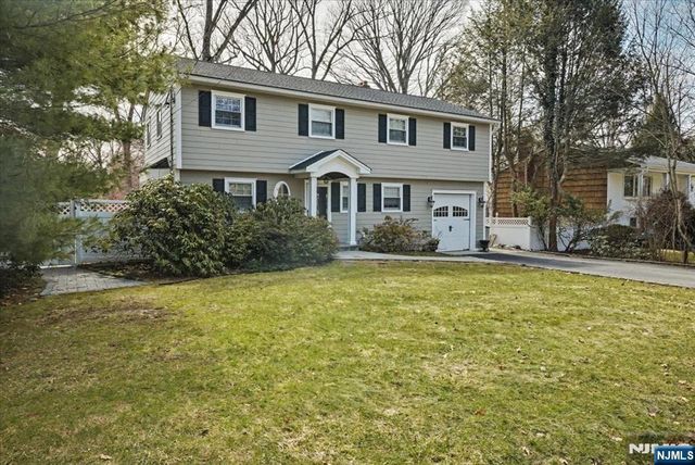 32 Highview Avenue, Woodcliff Lake, NJ 07677