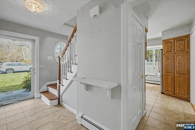32 Highview Avenue, Woodcliff Lake, NJ 07677