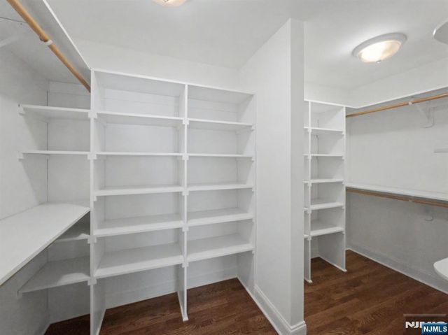 32 Highview Avenue, Woodcliff Lake, NJ 07677