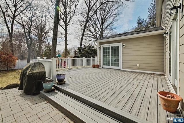 32 Highview Avenue, Woodcliff Lake, NJ 07677