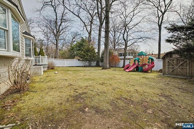 32 Highview Avenue, Woodcliff Lake, NJ 07677