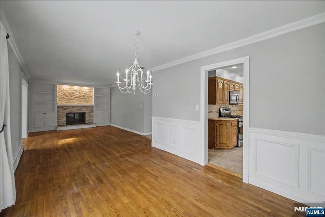 32 Highview Avenue, Woodcliff Lake, NJ 07677