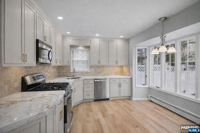 32 Highview Avenue, Woodcliff Lake, NJ 07677