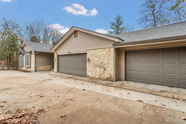 1304 Bridge Creek Trail, Ellisville, MO 63021