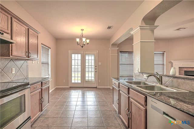 209 Crowfoot Drive, Harker Heights, TX 76548