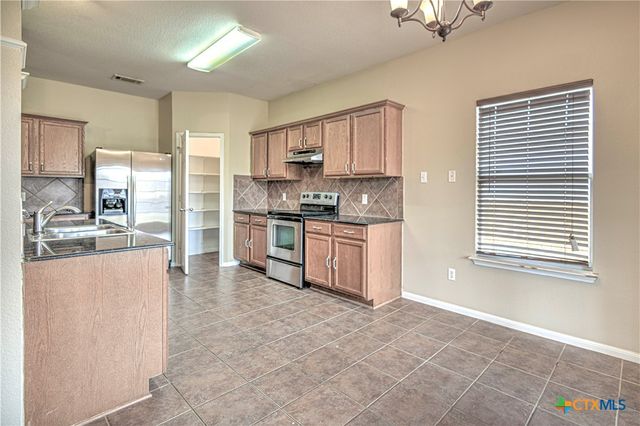 209 Crowfoot Drive, Harker Heights, TX 76548