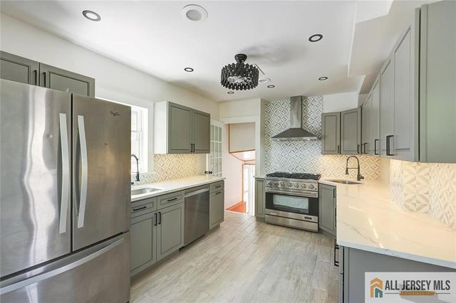 101 S 4th Avenue, Highland Park, NJ 08904