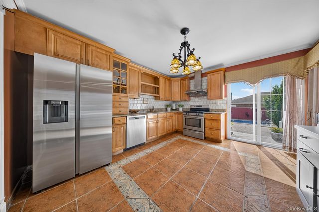 25-36 163rd Street, Flushing, NY 11358