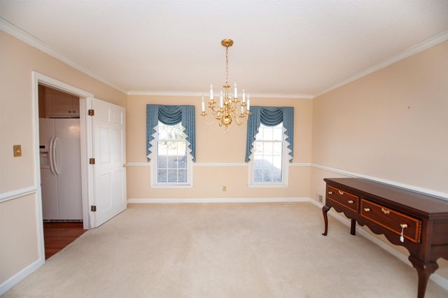 125 Williamsburg Drive, Spartanburg, SC 29302