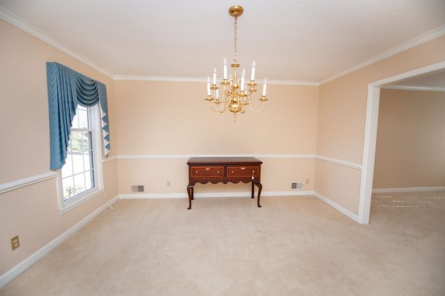 125 Williamsburg Drive, Spartanburg, SC 29302