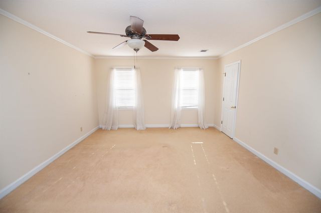 125 Williamsburg Drive, Spartanburg, SC 29302