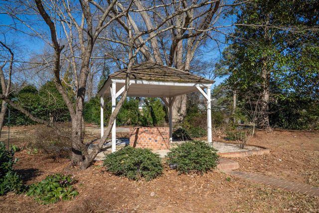 125 Williamsburg Drive, Spartanburg, SC 29302