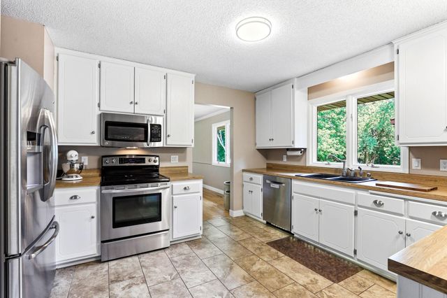 17152 Gage Way, Lakeville, MN 55024