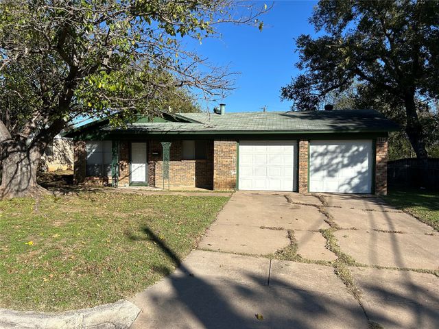 4749 Forest Wood Drive, Forest Hill, TX 76119