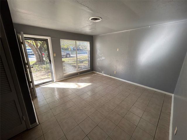 4749 Forest Wood Drive, Forest Hill, TX 76119