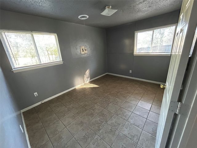 4749 Forest Wood Drive, Forest Hill, TX 76119