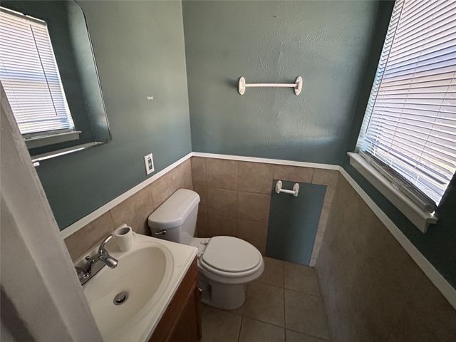 4749 Forest Wood Drive, Forest Hill, TX 76119