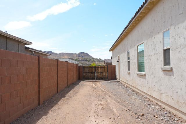 27711 N 38th Drive, Phoenix, AZ 85083