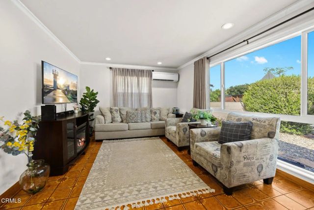 215 Bridewell Street, Los Angeles, CA 90042