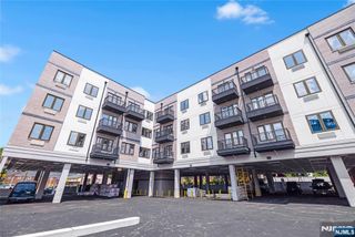 51 Queen Anne Road 301, Bogota, NJ 07603