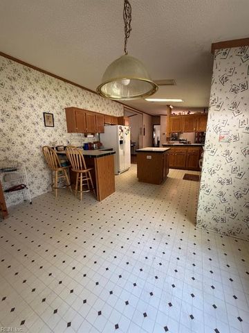 6377 Wild Acres TRL, Gloucester, VA 23061