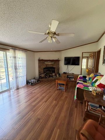 6377 Wild Acres TRL, Gloucester, VA 23061