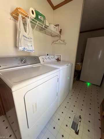 6377 Wild Acres TRL, Gloucester, VA 23061