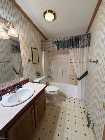 6377 Wild Acres TRL, Gloucester, VA 23061