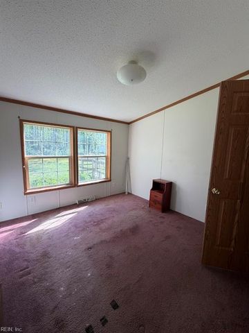 6377 Wild Acres TRL, Gloucester, VA 23061