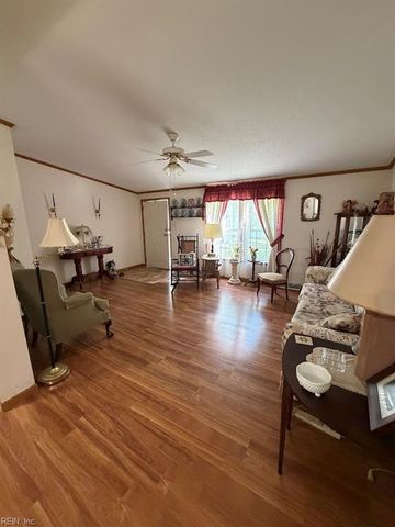 6377 Wild Acres TRL, Gloucester, VA 23061