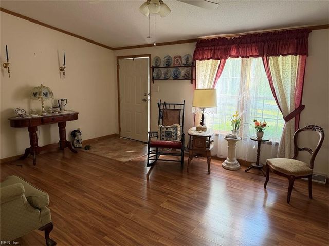 6377 Wild Acres TRL, Gloucester, VA 23061