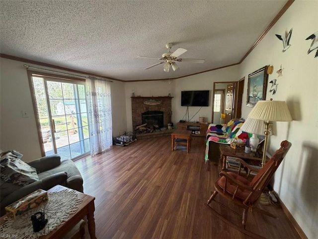 6377 Wild Acres TRL, Gloucester, VA 23061